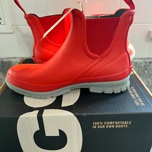 BOGS Amelia Slip On: size 8 Womens